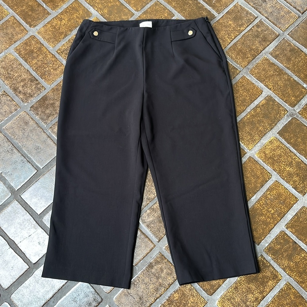 Chico’s Black Button Accent Wide Leg Cropped Pant